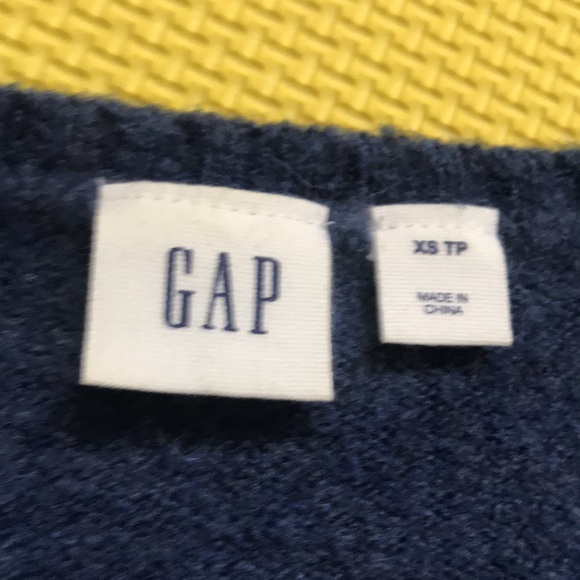 Gap sweater - Picture 2 of 3